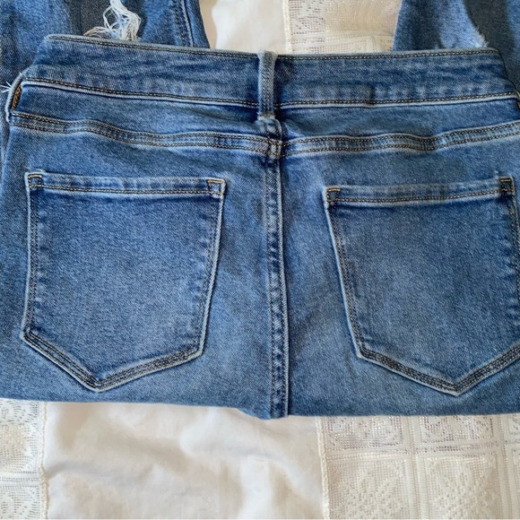 OLD NAVY Rockstar Super Skinny Mid Rise Ripped jeans SIZE 8. Great condi… - Picture 6 of 7